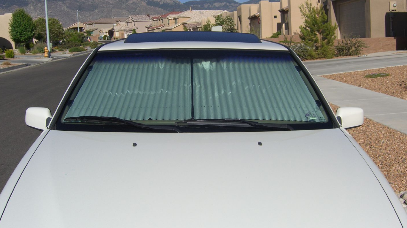 blog image retractable sun shade for car from direct sunlight